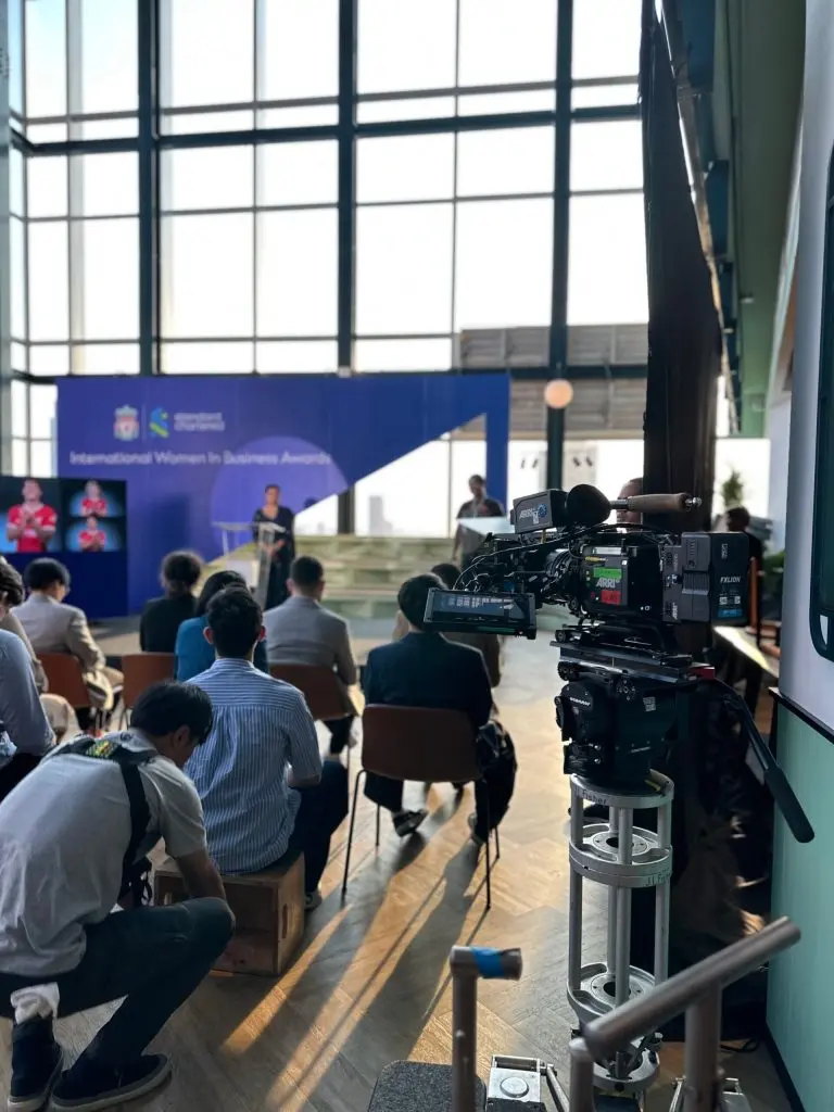 OnSetº | Standard Chartered Bank x Liverpool FC